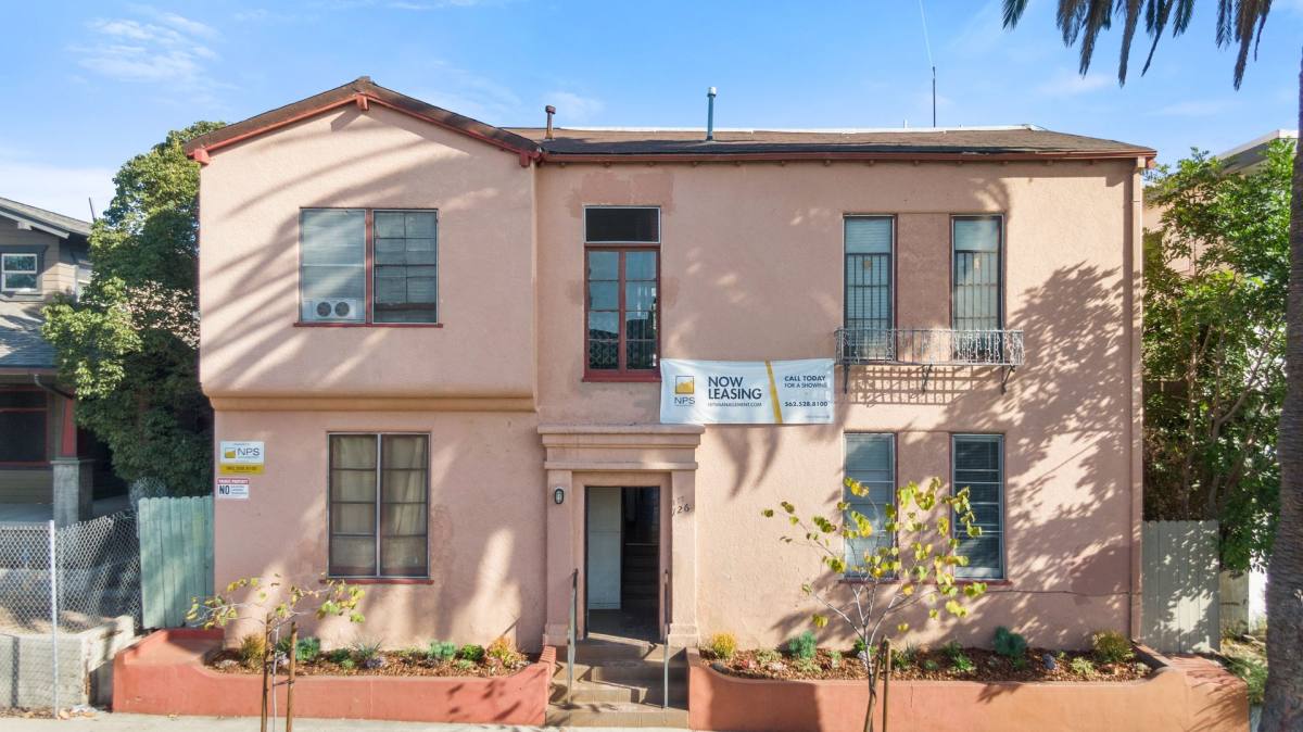 Apartment for rent at 722 Maine Ave, Long Beach, CA 90813