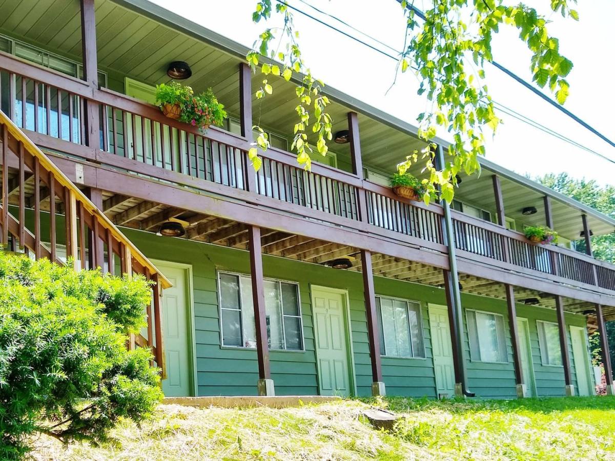 Apartment for rent at 615 W 15th St, Bloomington, IN 47404