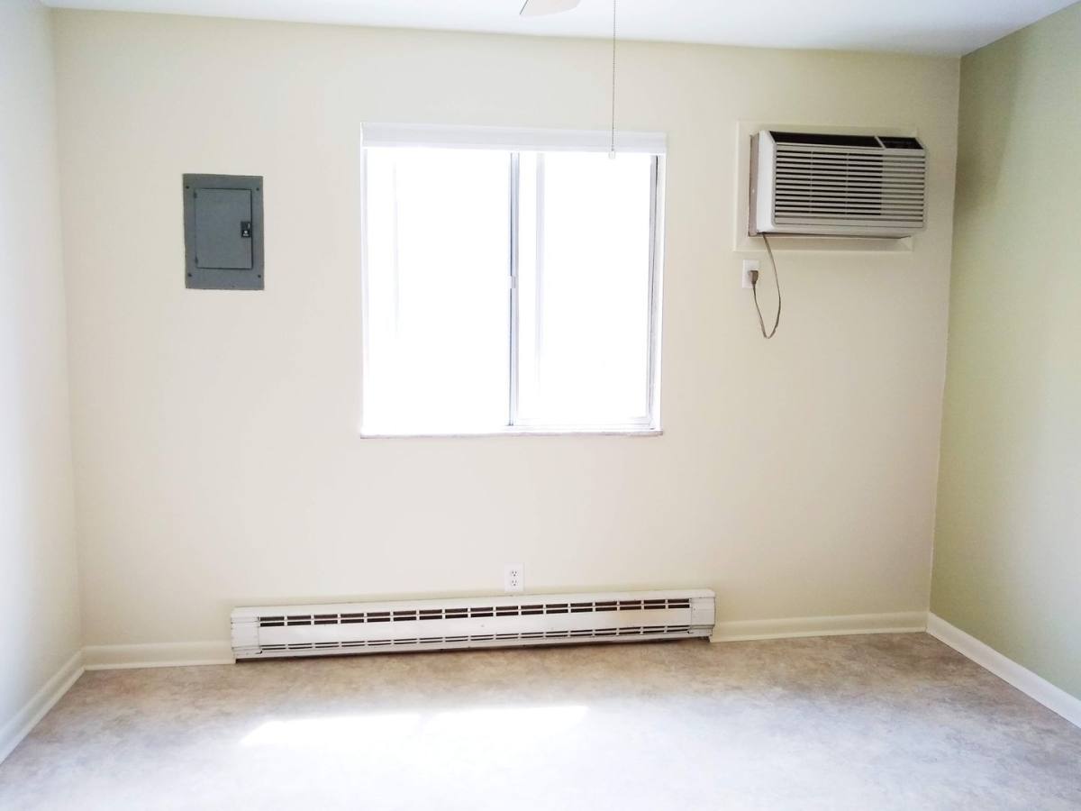 Apartment for rent at 615 W 15th St, Bloomington, IN 47404