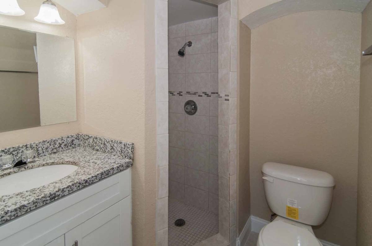 Apartment for rent at 943 W Orange Blossom Trail, Apopka, FL 32712