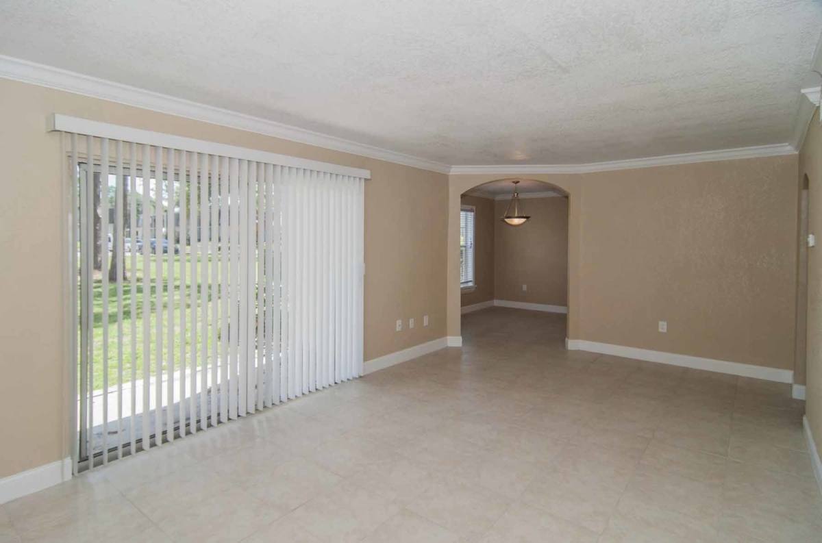 Apartment for rent at 943 W Orange Blossom Trail, Apopka, FL 32712