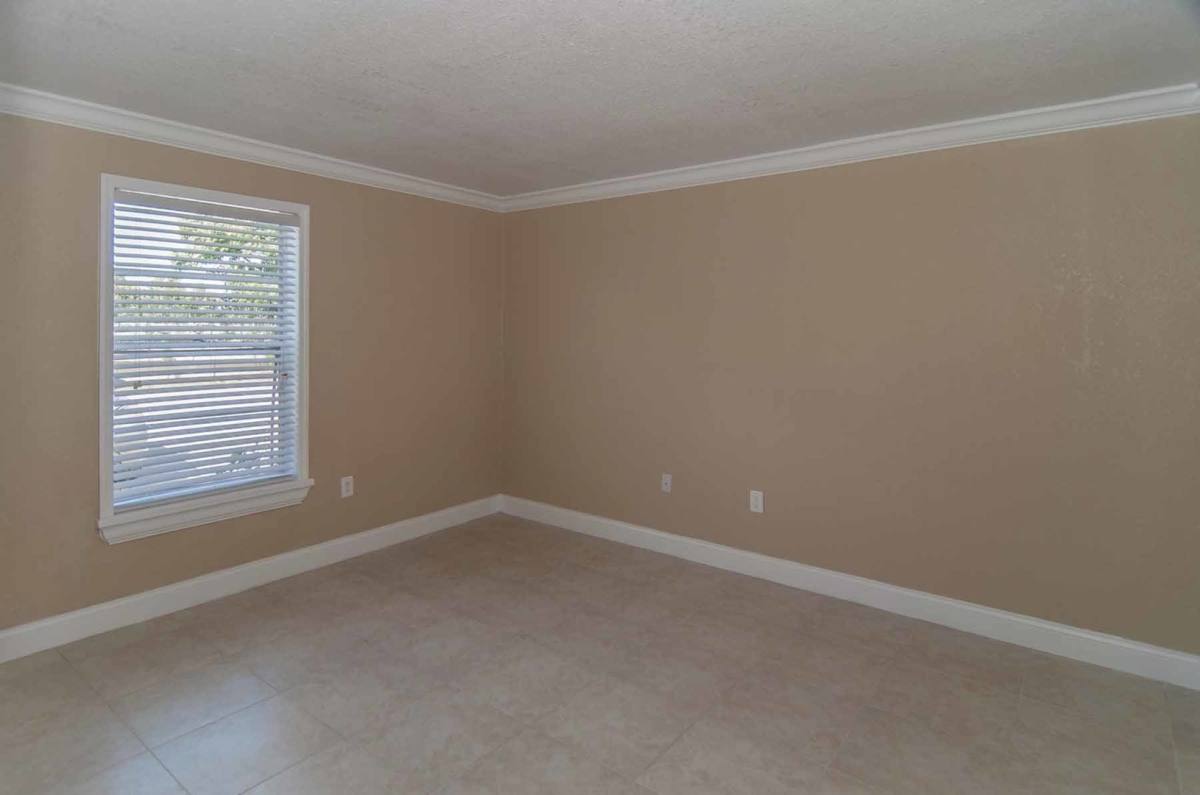 Apartment for rent at 943 W Orange Blossom Trail, Apopka, FL 32712