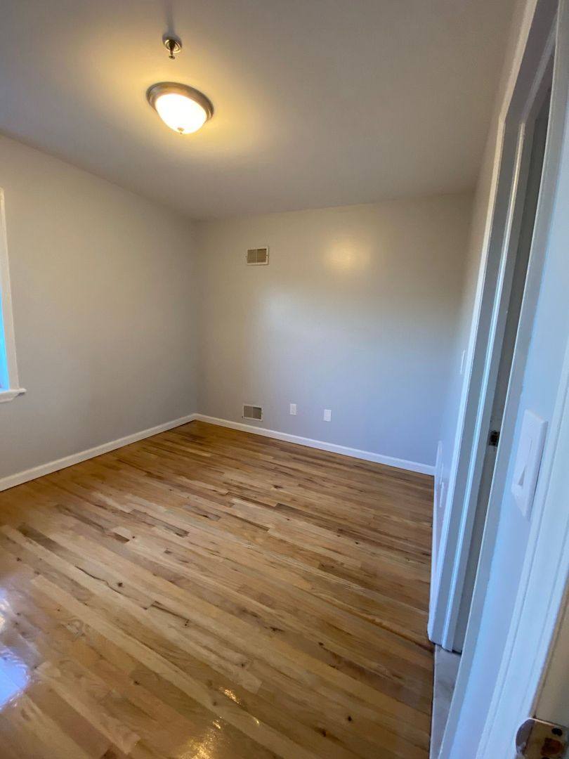 Apartment for rent at 812 New York Ave, Union City, NJ 07087
