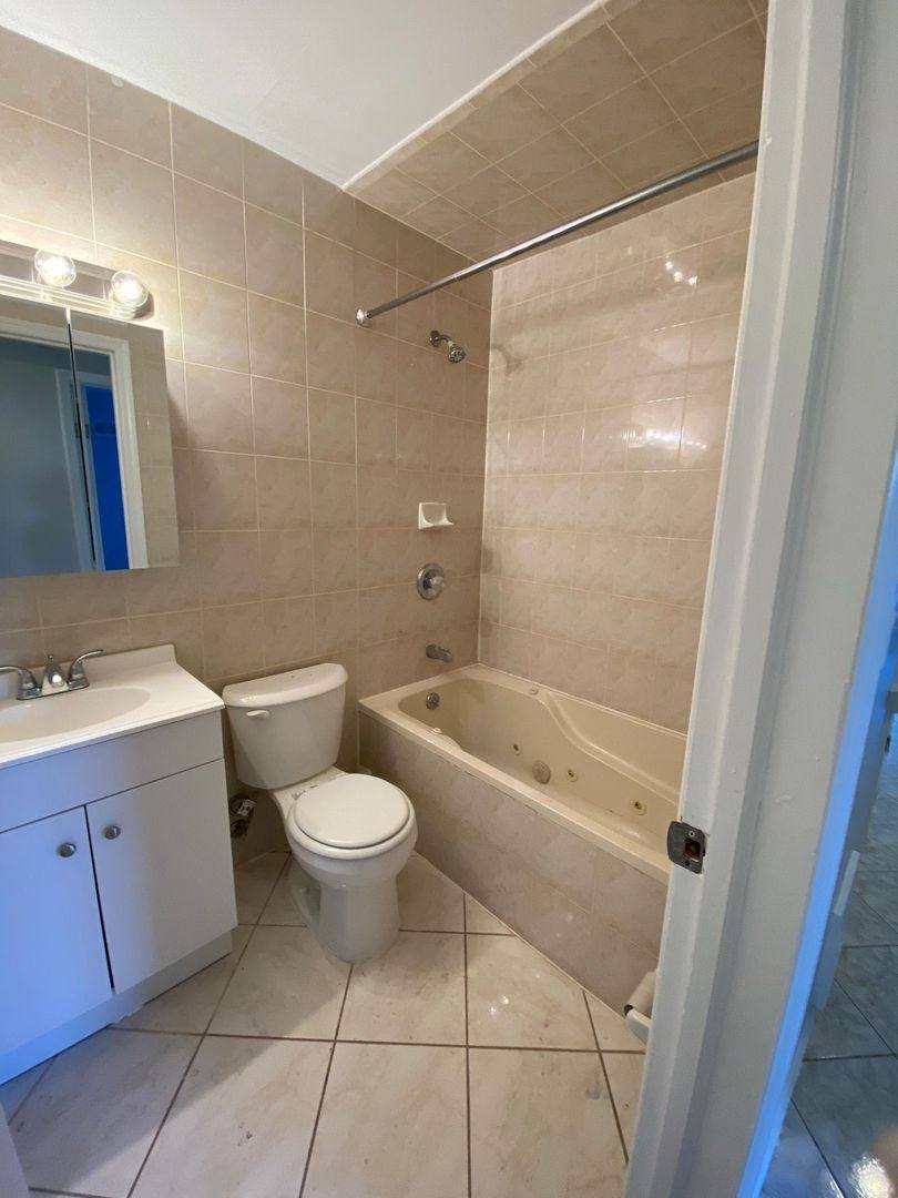 Apartment for rent at 812 New York Ave, Union City, NJ 07087