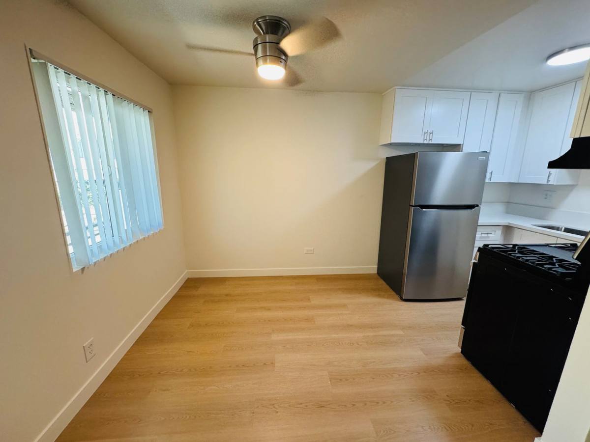 Apartment for rent at 11260 Westminster Ave, Los Angeles, CA 90066