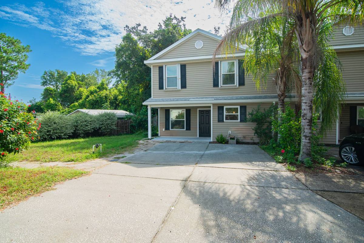 Townhouse for rent at 1101 Scheidel Court, Atlantic Beach, FL 32233