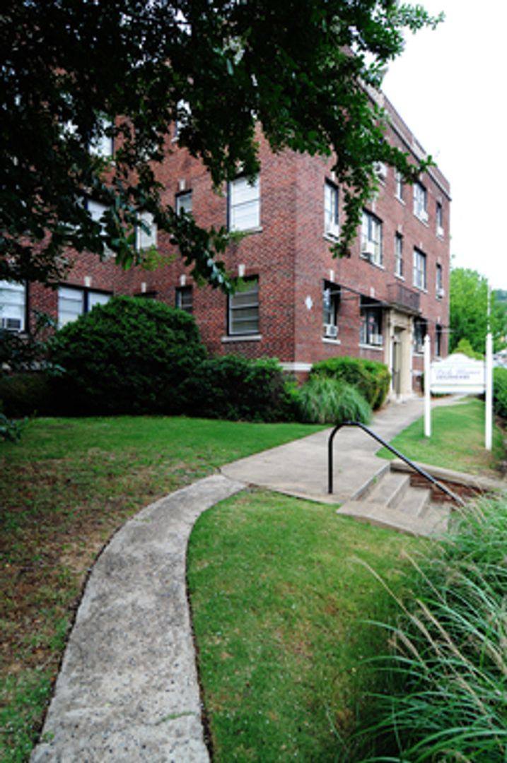 Apartment for rent at 1301 20th St S, Birmingham, AL 35205