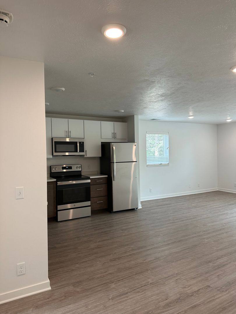 Apartment for rent at 400 N 36th St, Lincoln, NE 68503