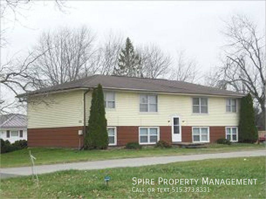 Apartment for rent at 111 Iowa St #2, Center Point, IA 52213