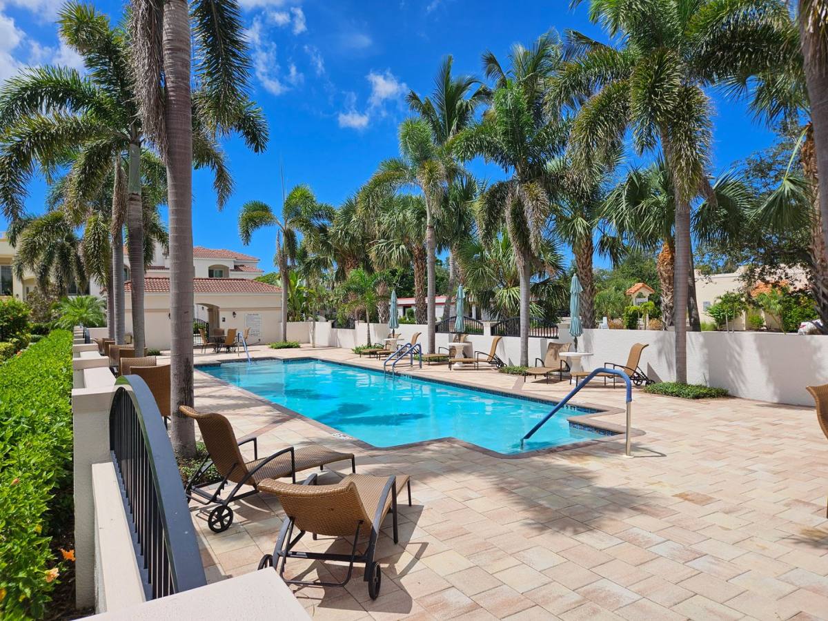 Condo for rent at 461 S Nokomis Ave, Venice, FL 34285