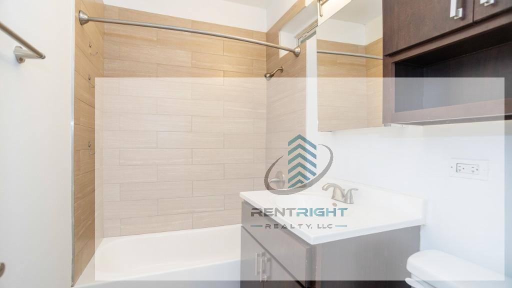 Apartment for rent at 3251 N Damen Ave #2N, Chicago, IL 60618
