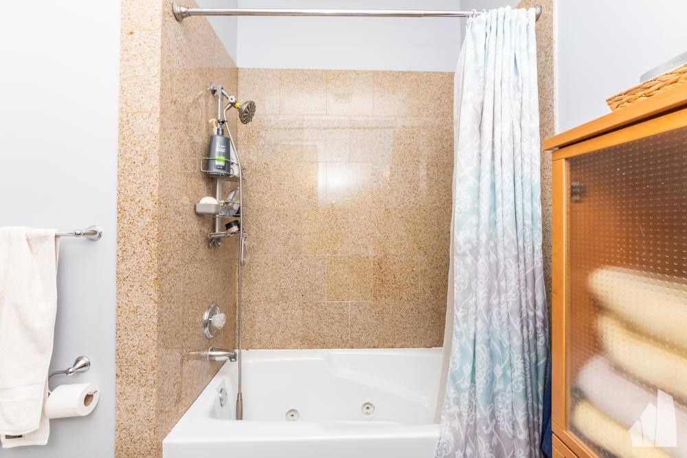 Apartment for rent at 2043 W Erie #2E, Chicago, IL 60612