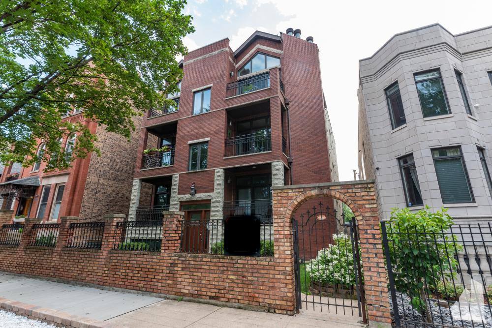 Apartment for rent at 2043 W Erie #2E, Chicago, IL 60612