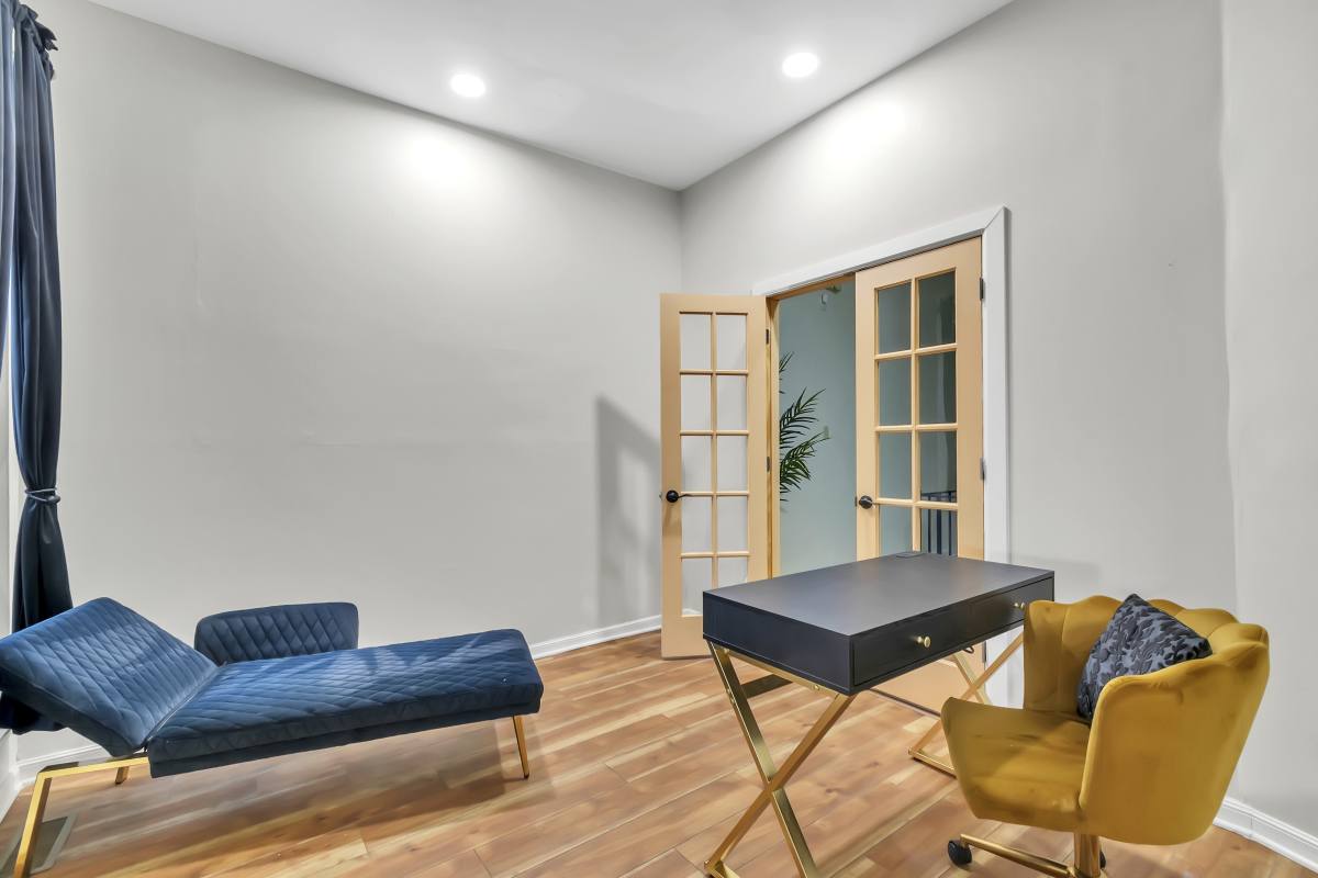 Apartment for rent at 810 N Broadway, Baltimore, MD 21205