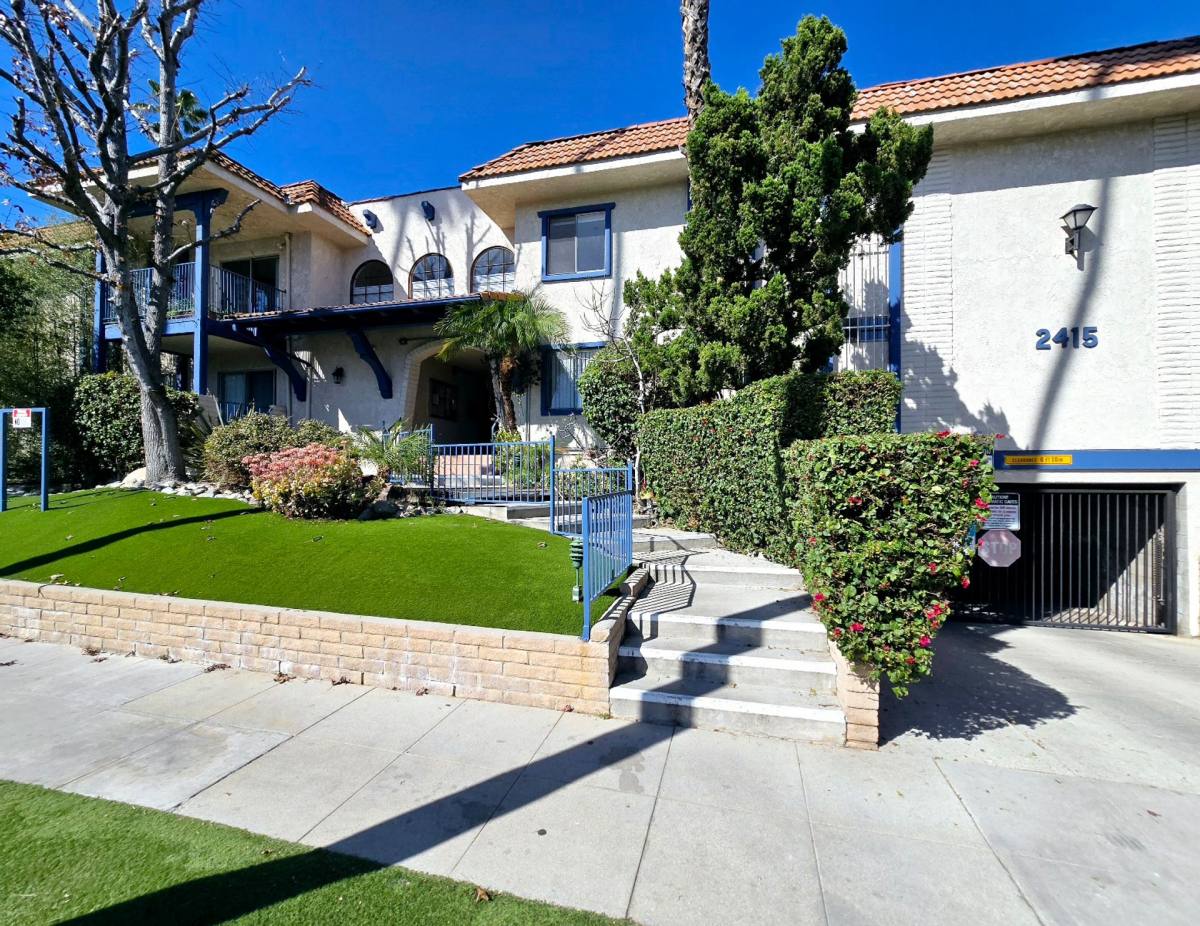 Apartment for rent at 2415 Mohawk St, Pasadena, CA 91107