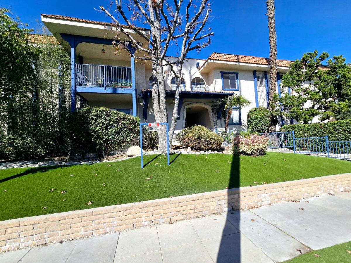 Apartment for rent at 2415 Mohawk St, Pasadena, CA 91107