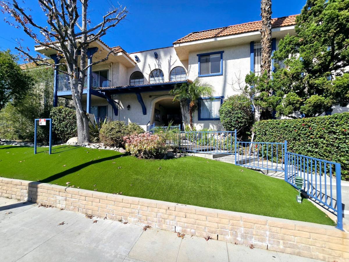 Apartment for rent at 2415 Mohawk St, Pasadena, CA 91107