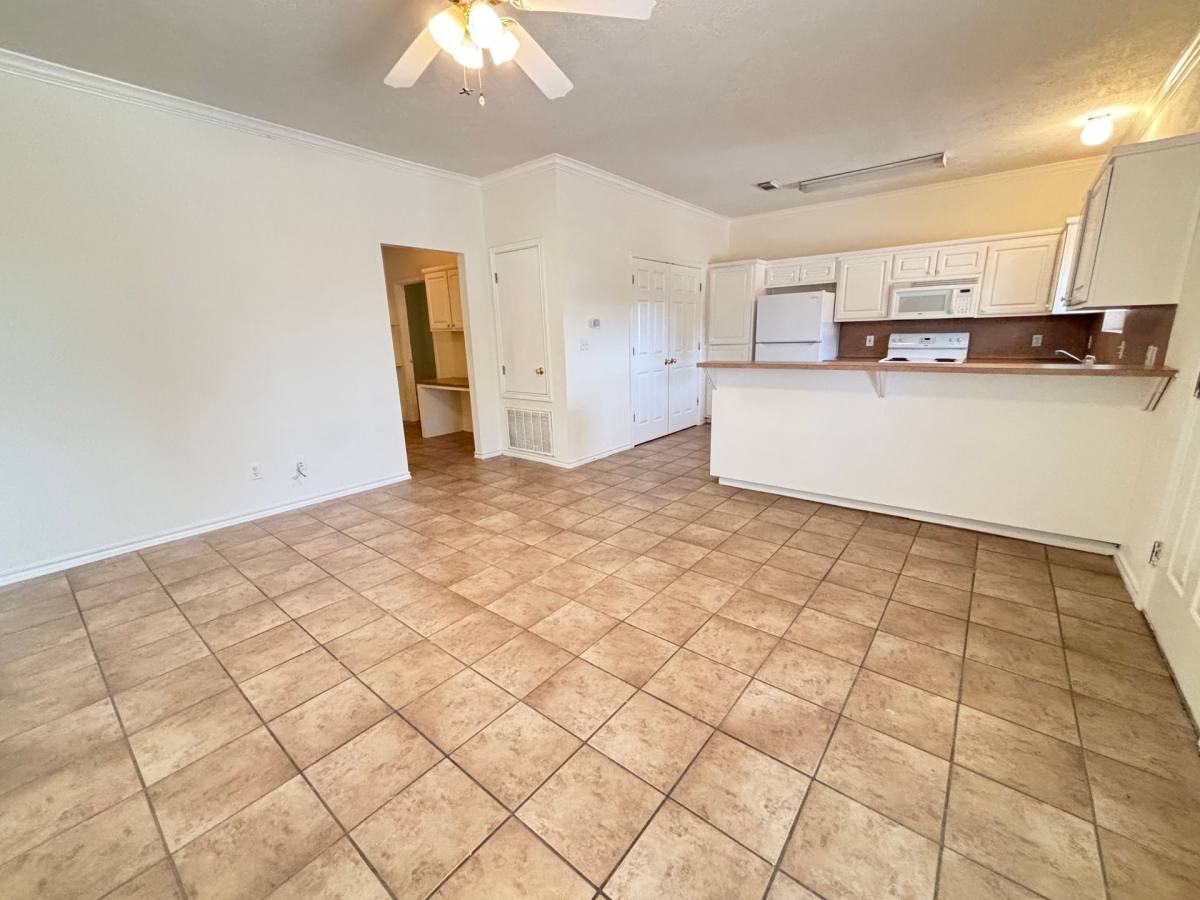 Apartment for rent at 2455 Montgomery Rd, Huntsville, TX 77340