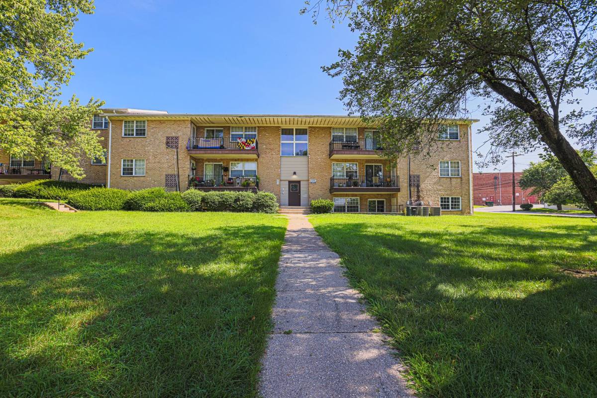 Apartment for rent at 6502 McClean Blvd, Baltimore, MD 21214