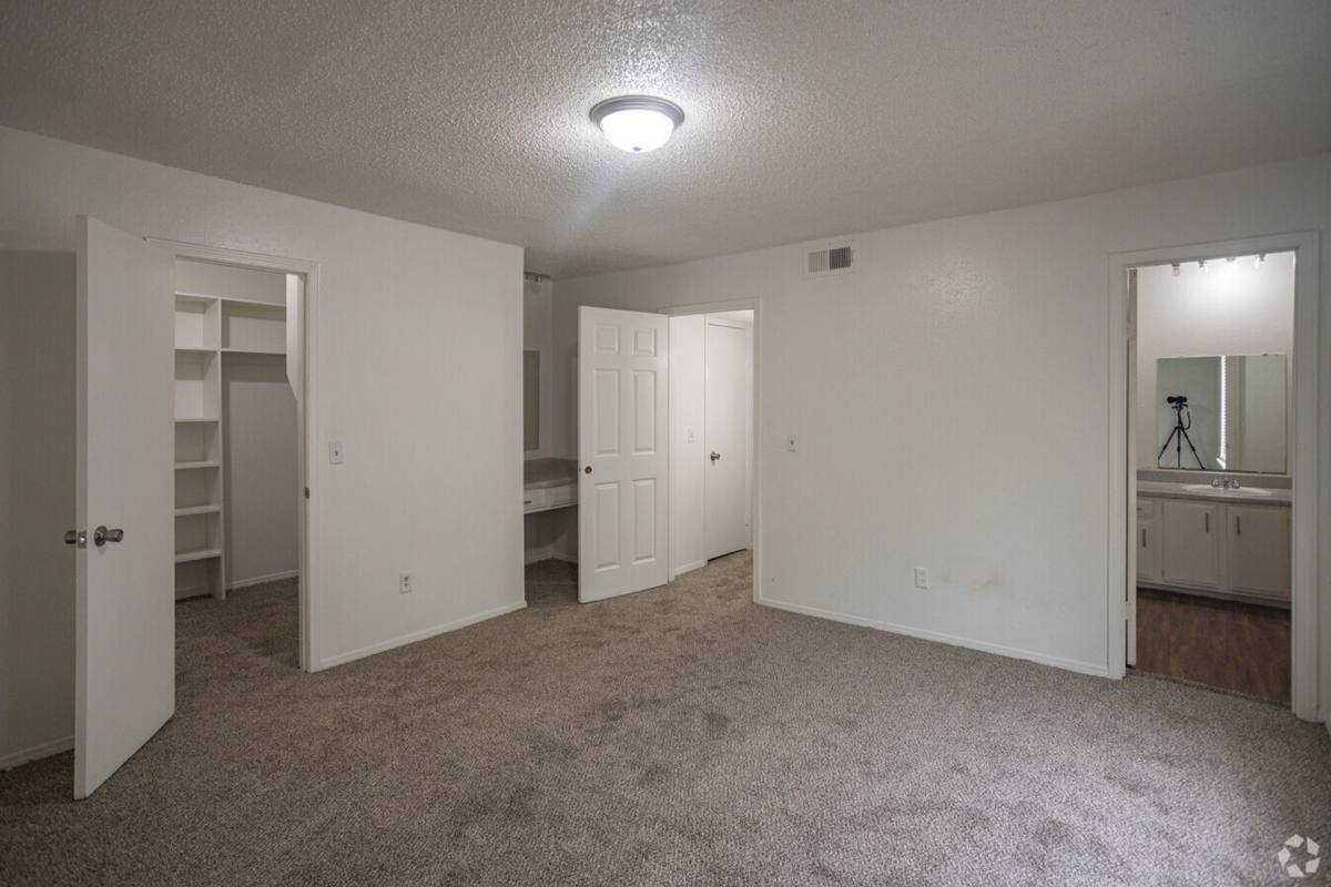Townhouse for rent at 2600 W I 240 Service Rd, Oklahoma City, OK 73159