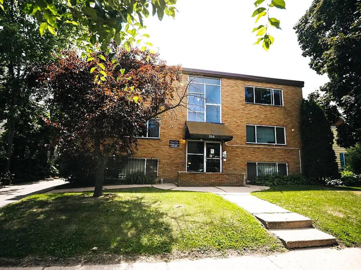 Apartment for rent at 516 5th St SE, Minneapolis, MN 55414