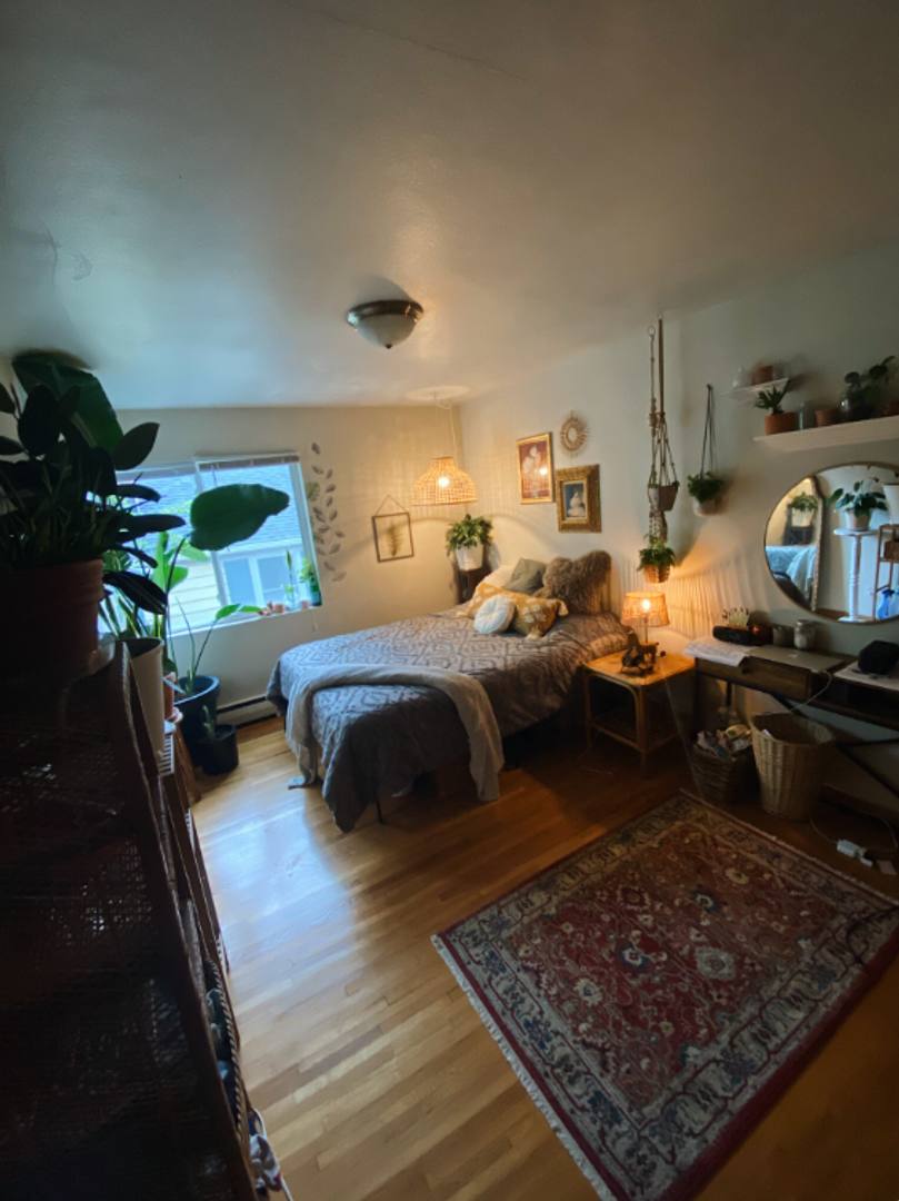 Apartment for rent at 516 5th St SE, Minneapolis, MN 55414