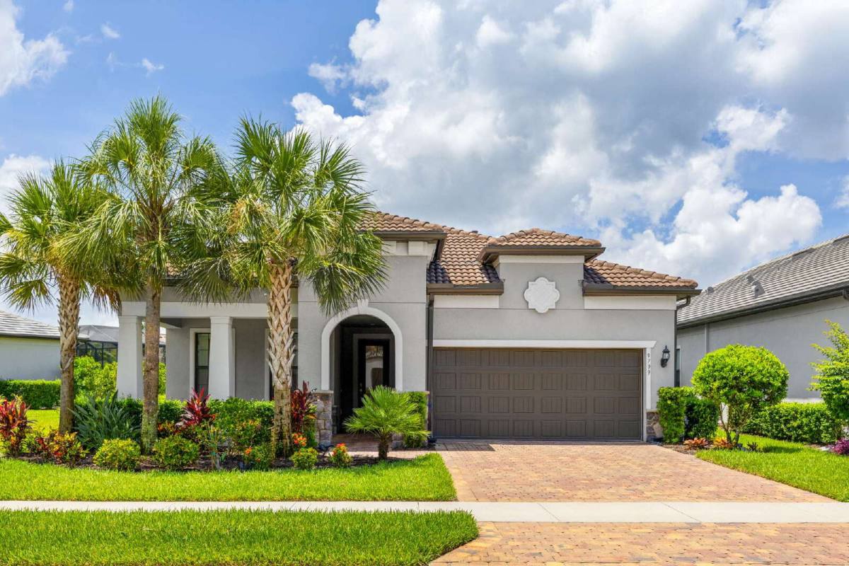 House for rent at 9799 Everglades Dr, Naples, FL 34120