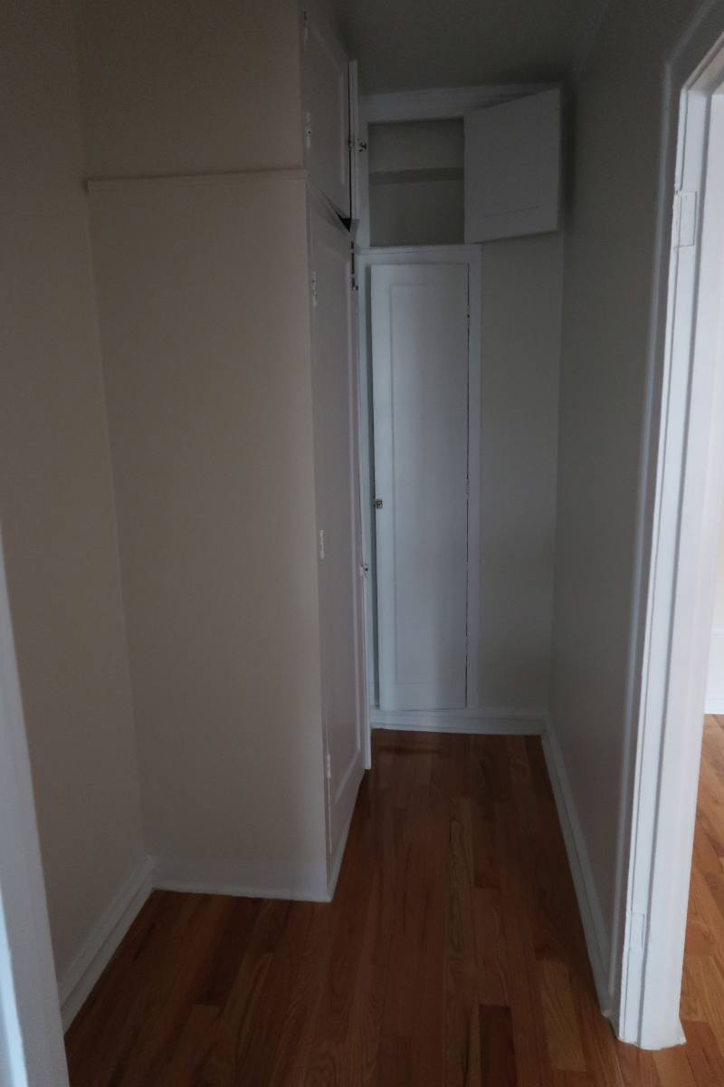 Apartment for rent at 426 W Briar Place, Chicago, IL 60657