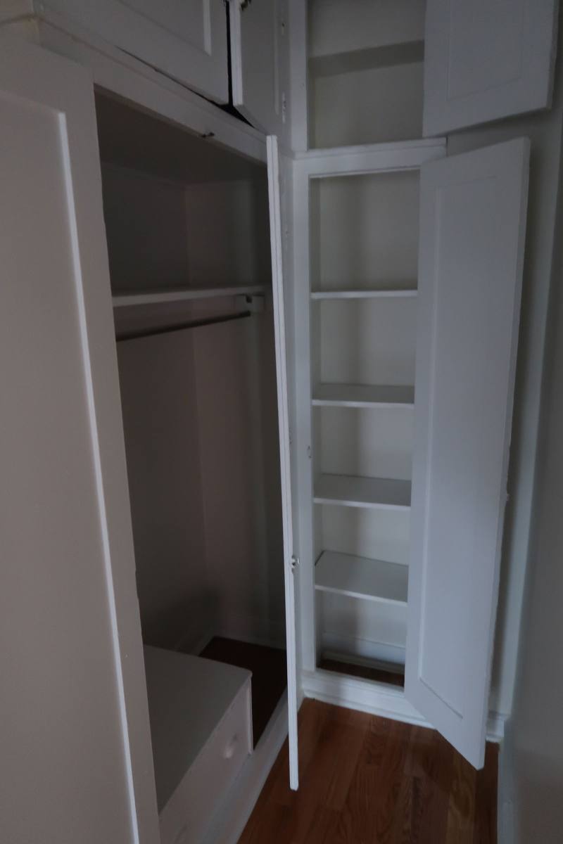 Apartment for rent at 426 W Briar Place, Chicago, IL 60657