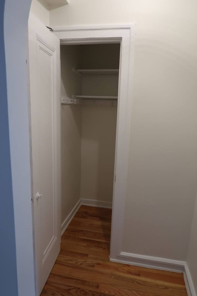 Apartment for rent at 426 W Briar Place, Chicago, IL 60657