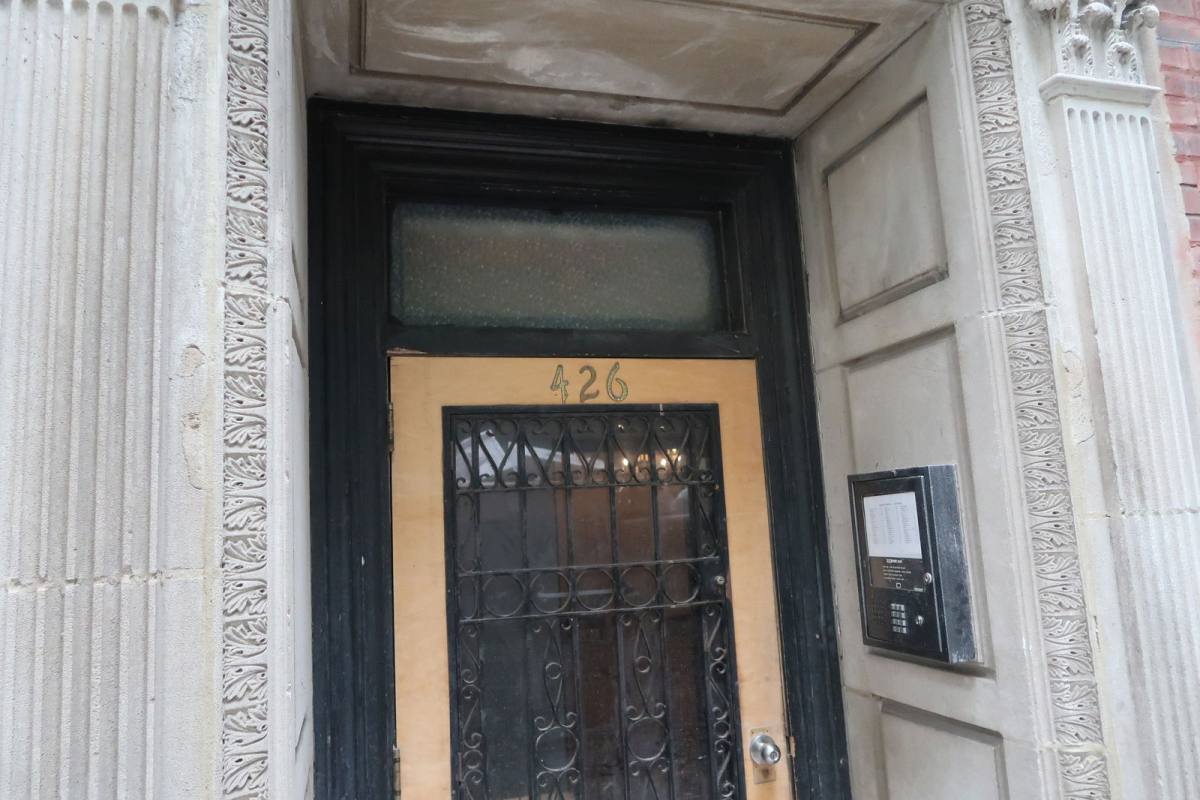 Apartment for rent at 426 W Briar Place, Chicago, IL 60657
