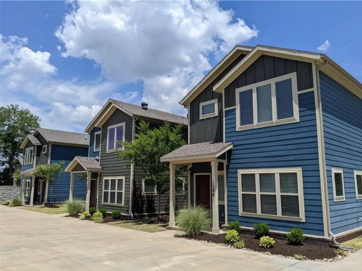 Townhouse for rent at 1596 Leverett Ave, Fayetteville, AR 72703