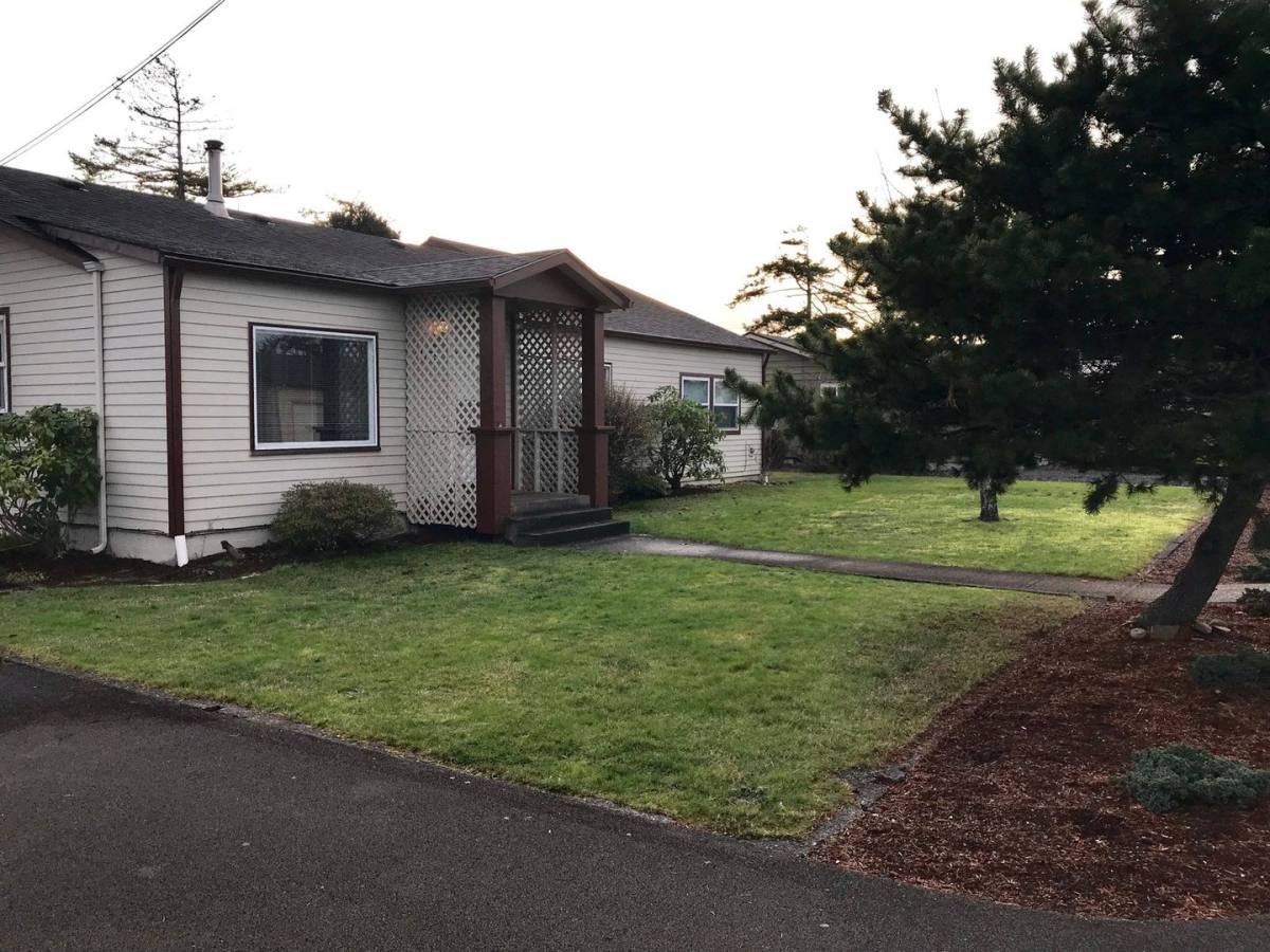 House for rent at 1175 Ave B, Seaside, OR 97138