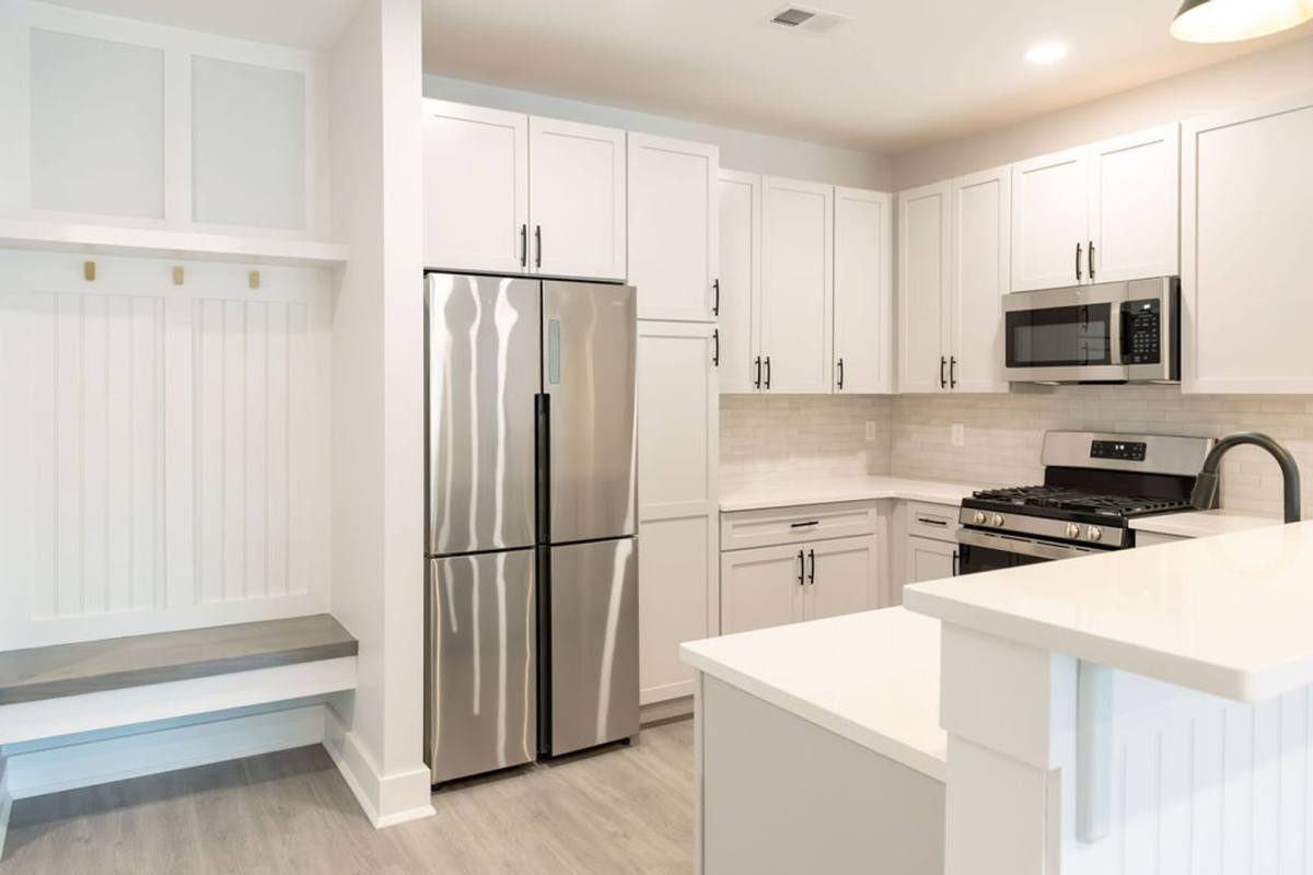 Apartment for rent at 282 S Ave, Fanwood, NJ 07023