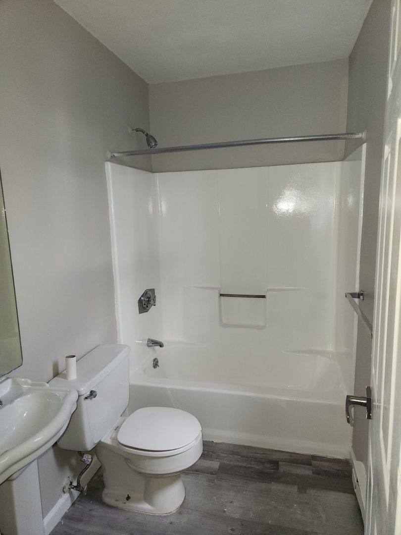 Apartment for rent at 66 Webster St, Hartford, CT 06114