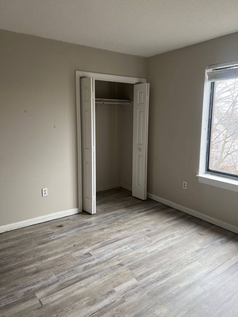 Apartment for rent at 66 Webster St, Hartford, CT 06114