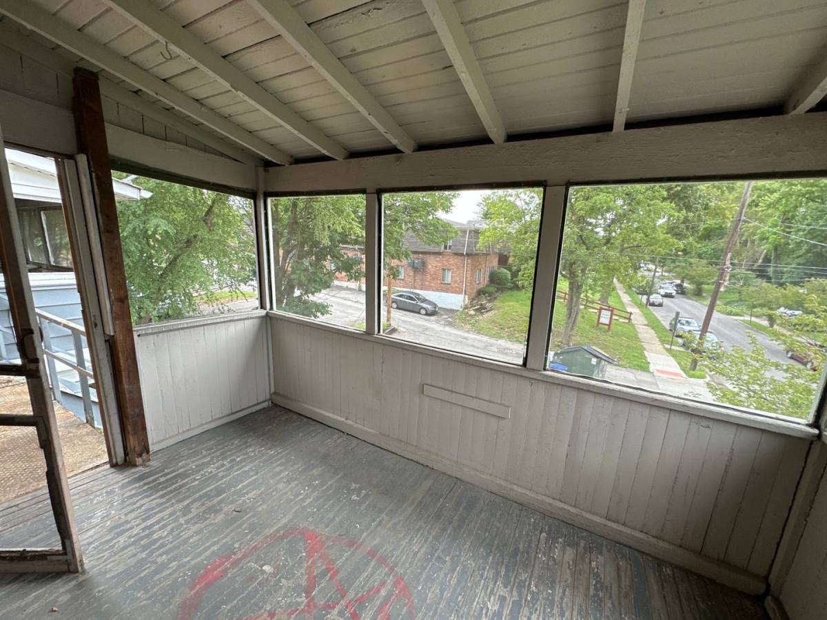 Apartment for rent at 1932-1934 Summit St, Columbus, OH 43201