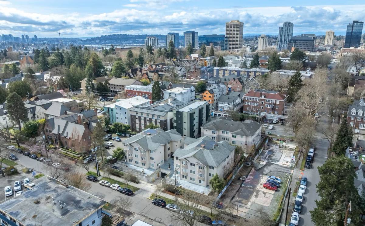 Apartment for rent at 4548 20th Ave NE, Seattle, WA 98105