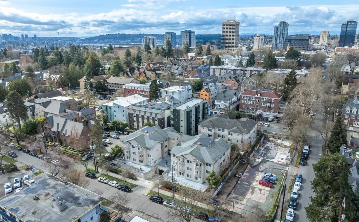 Apartment for rent at 4548 20th Ave NE, Seattle, WA 98105