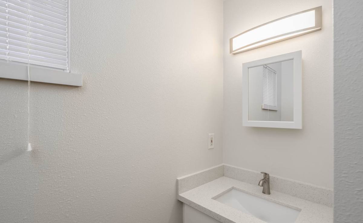 Apartment for rent at 4548 20th Ave NE, Seattle, WA 98105