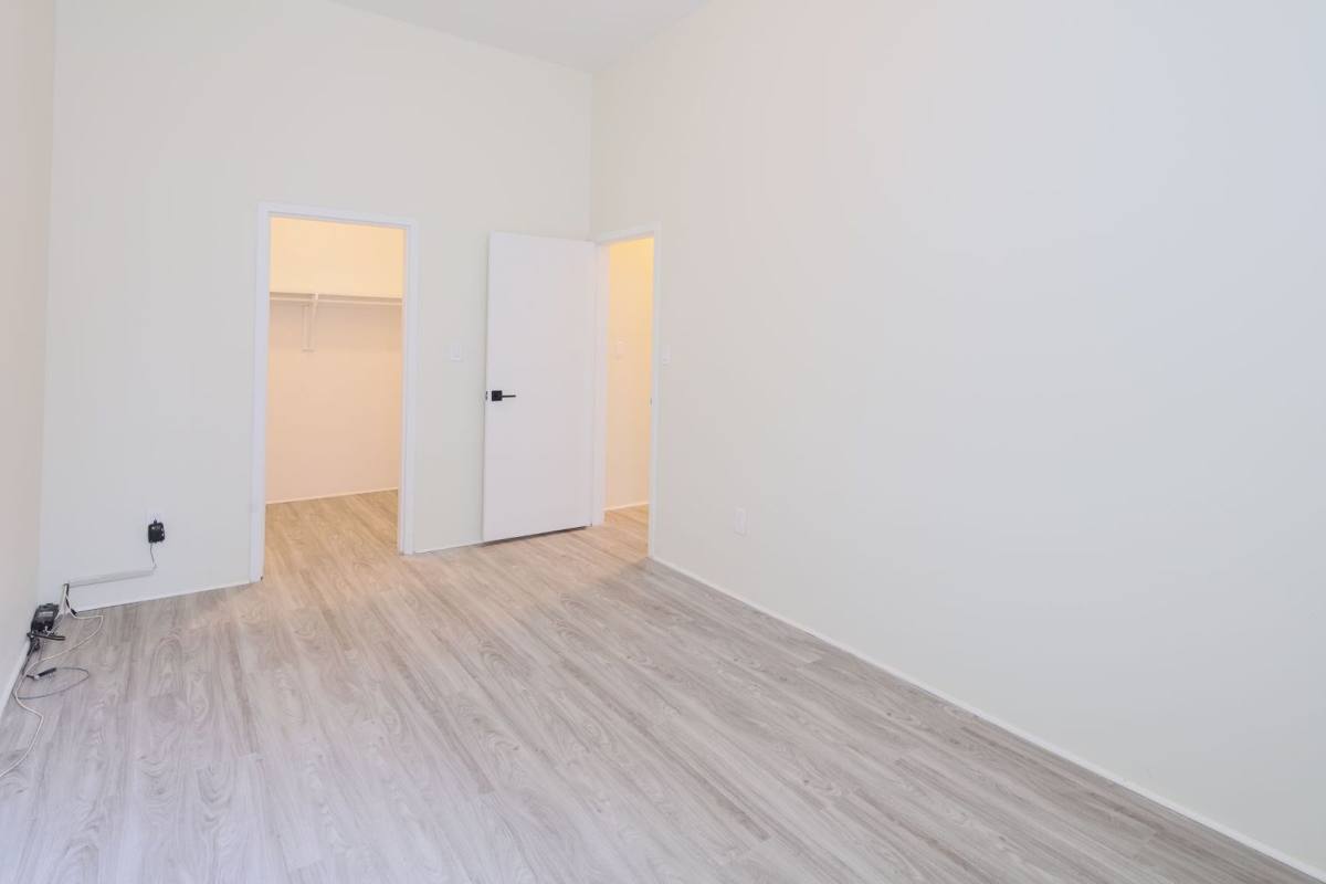 Apartment for rent at 11 New St, Somerville, NJ 08876