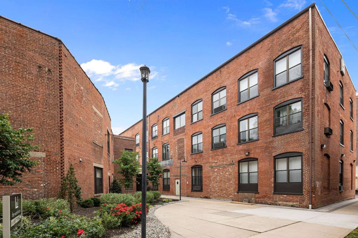 Apartment for rent at 11 New St, Somerville, NJ 08876