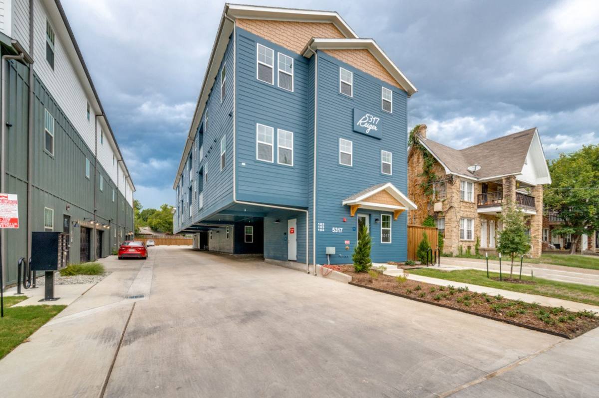 Apartment for rent at 5317 Reiger, Dallas, TX 75214