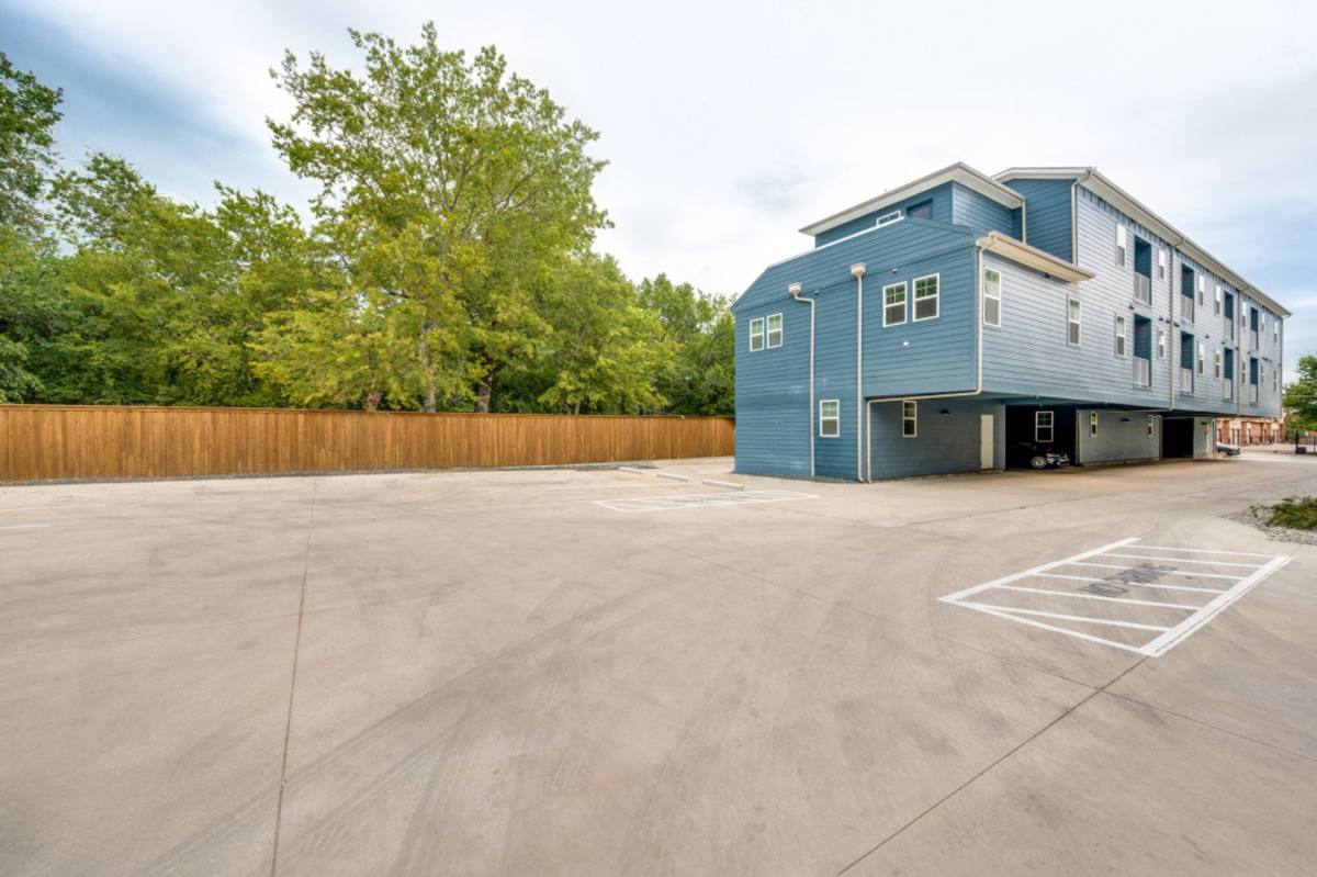 Apartment for rent at 5317 Reiger, Dallas, TX 75214