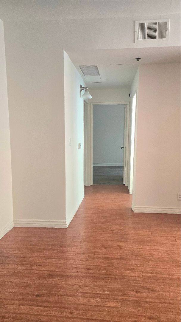 Apartment for rent at 315 S Lafayette Park Place, Los Angeles, CA 90057