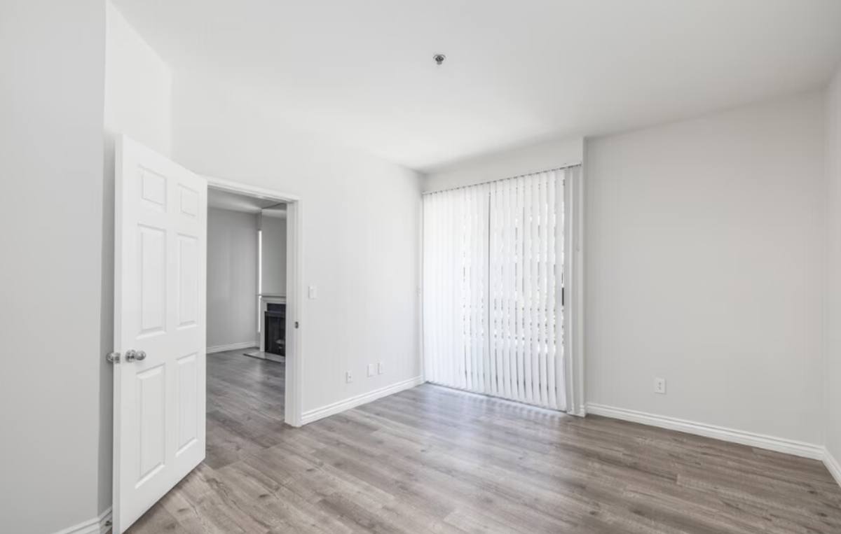 Apartment for rent at 8715 Burton Way, Los Angeles, CA 90048