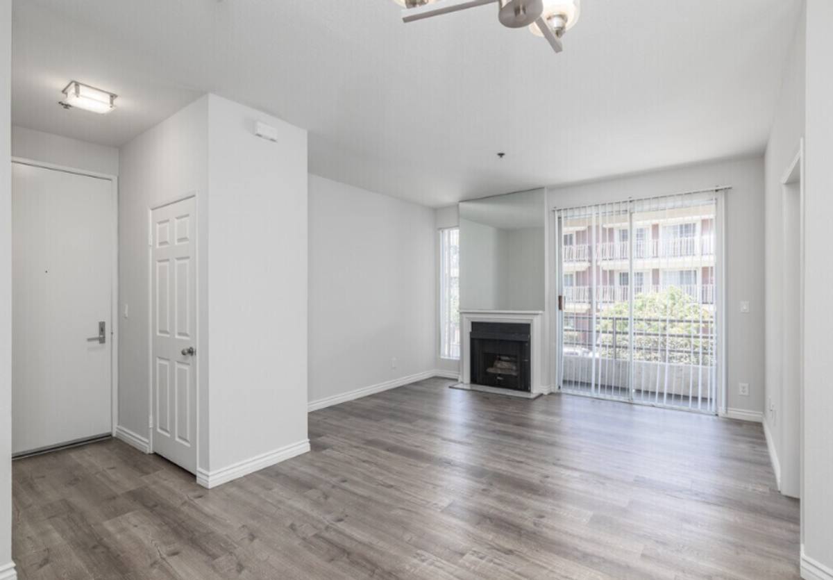 Apartment for rent at 8715 Burton Way, Los Angeles, CA 90048