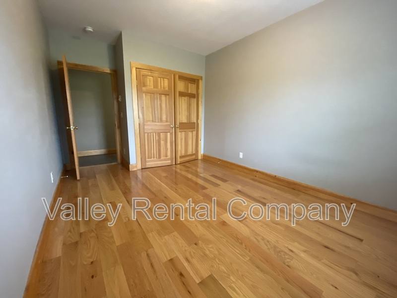 Apartment for rent at 46 Old Amherst Rd #2, Sunderland, MA 01375