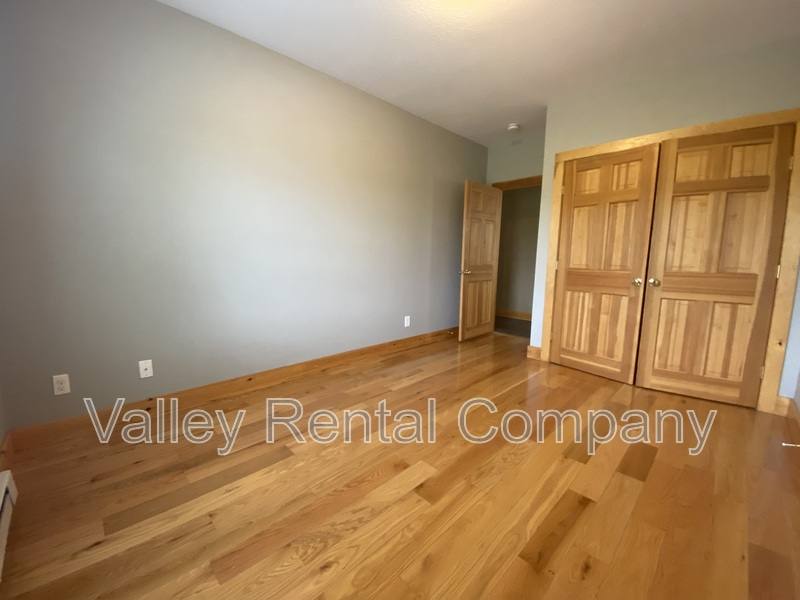 Apartment for rent at 46 Old Amherst Rd #2, Sunderland, MA 01375