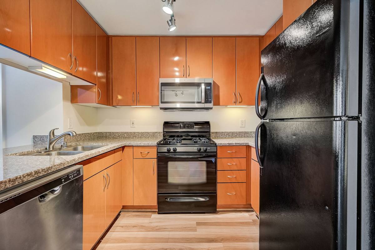Apartment for rent at 65 W Dayton St, Pasadena, CA 91105